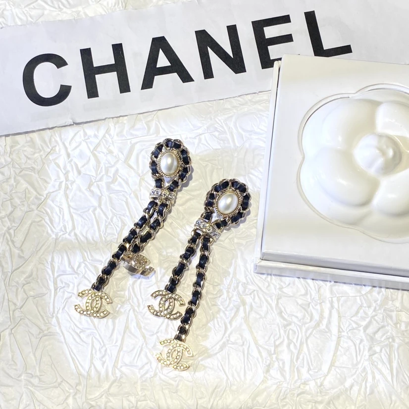 95新 Chanel/香奈儿 中古皮穿链双C扫肩珍珠耳钉/CJ311217