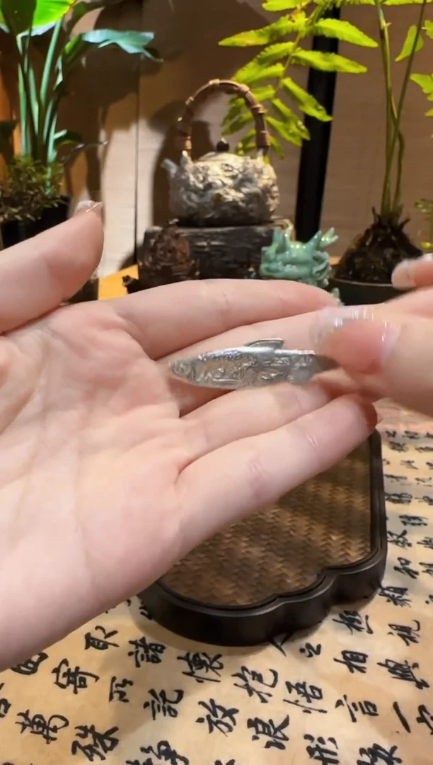 【闪购商品】陶瓷杯足银小鱼干