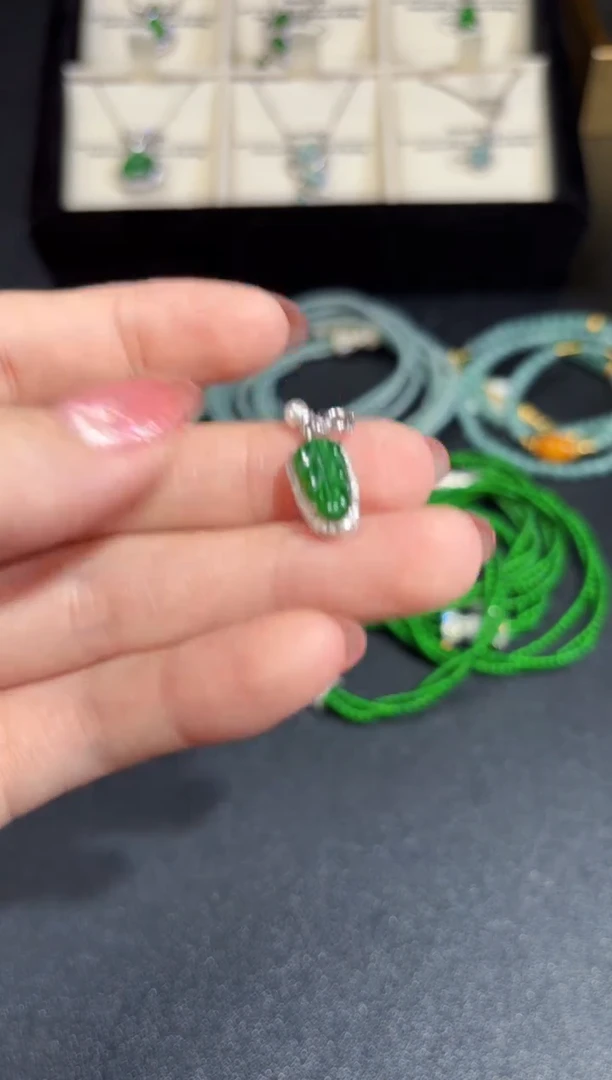 【闪购商品】翡翠颈饰银S925镶嵌叶子/支持复检/一件