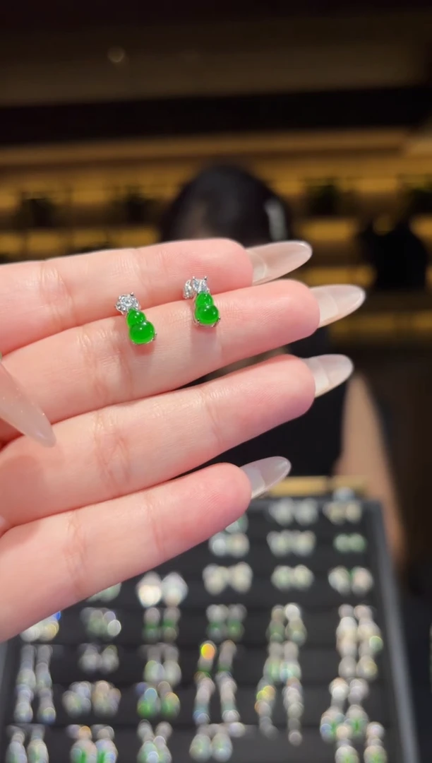【闪购商品】翡翠耳饰银S925镶嵌葫芦耳钉/多样性发货/一件1