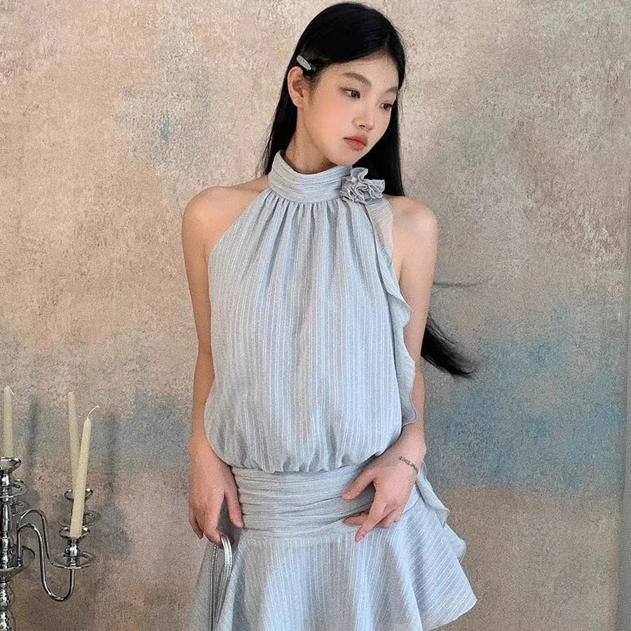 红人馆法式挂脖连衣裙女夏季无袖辣妹设计感气质条纹蓝色短裙子