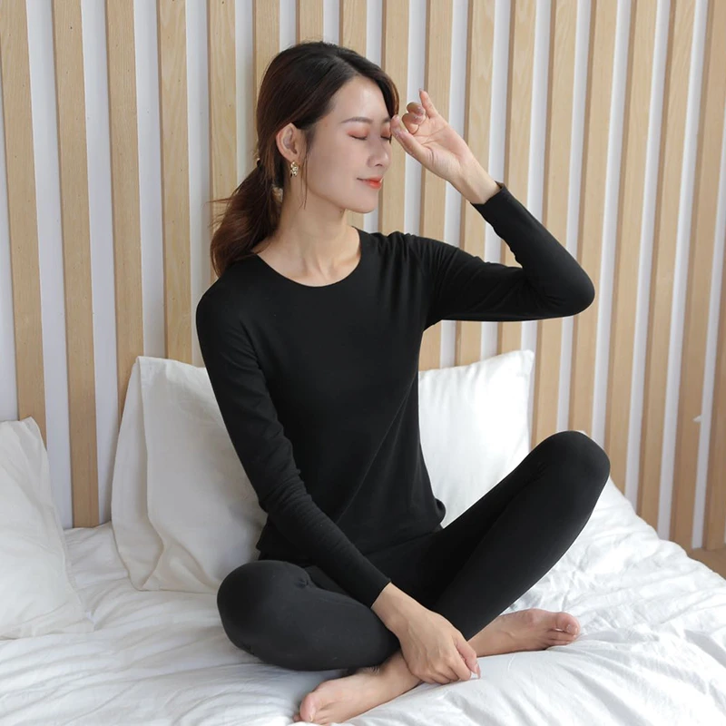 品彩秋冬无痕修身女士炫彩圆领保暖套装C