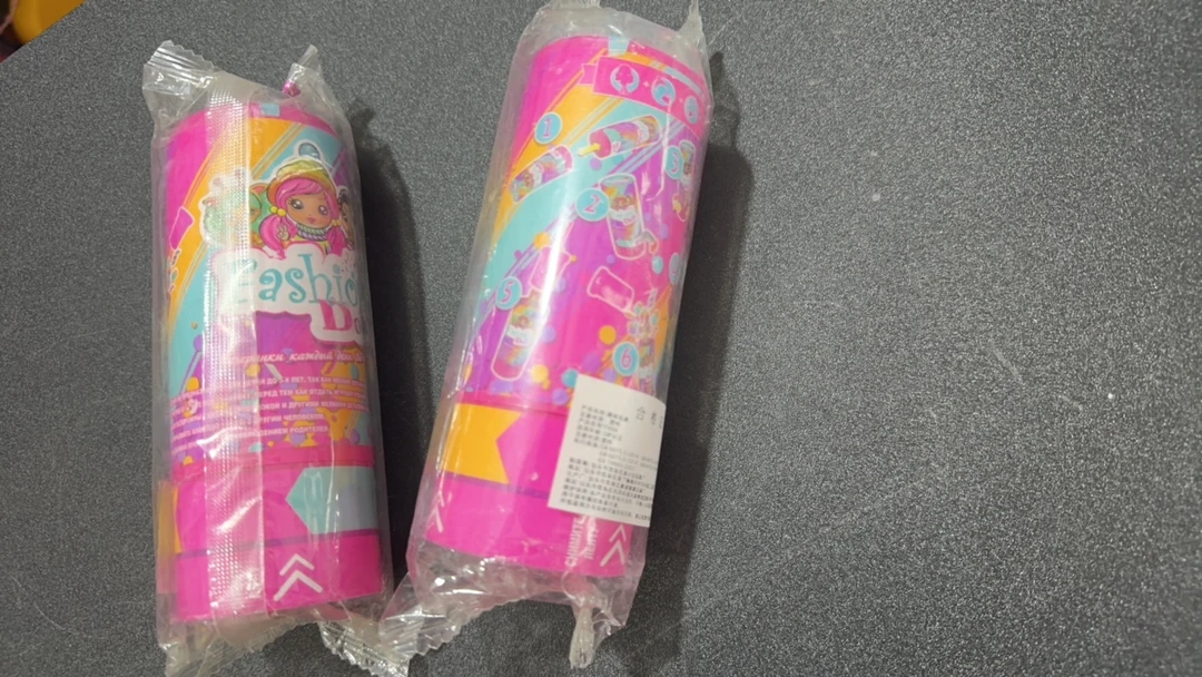 惊喜礼炮随机玩具3个.