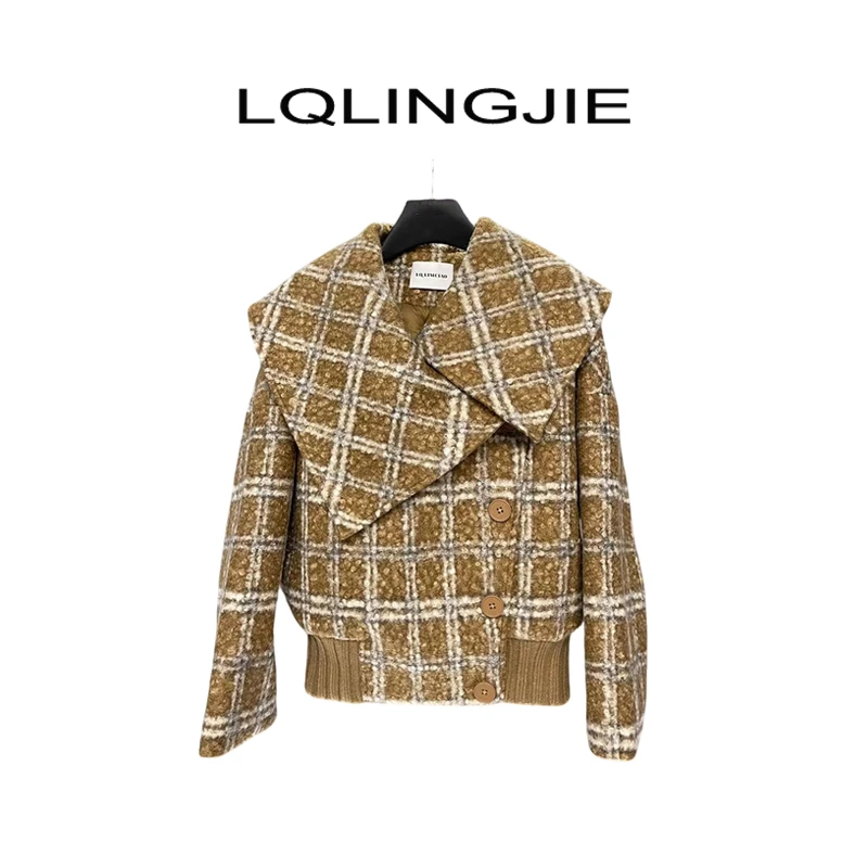 【Q-俏俏】 秋冬设计师款时尚卡其色格子毛呢短外套01062