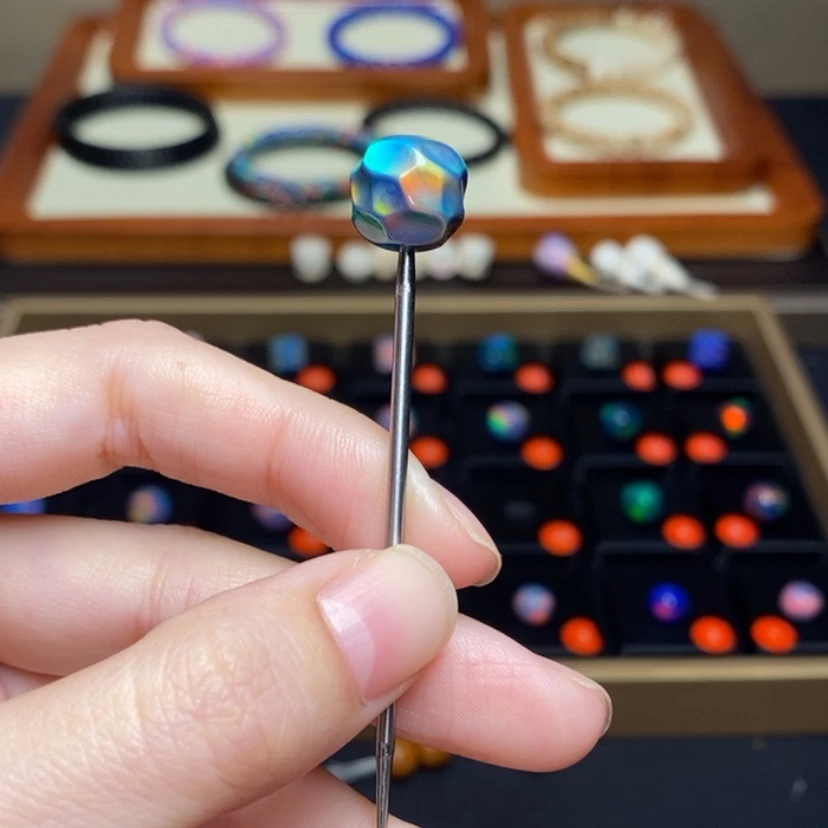 【闪购商品】欧泊树脂制品小***着