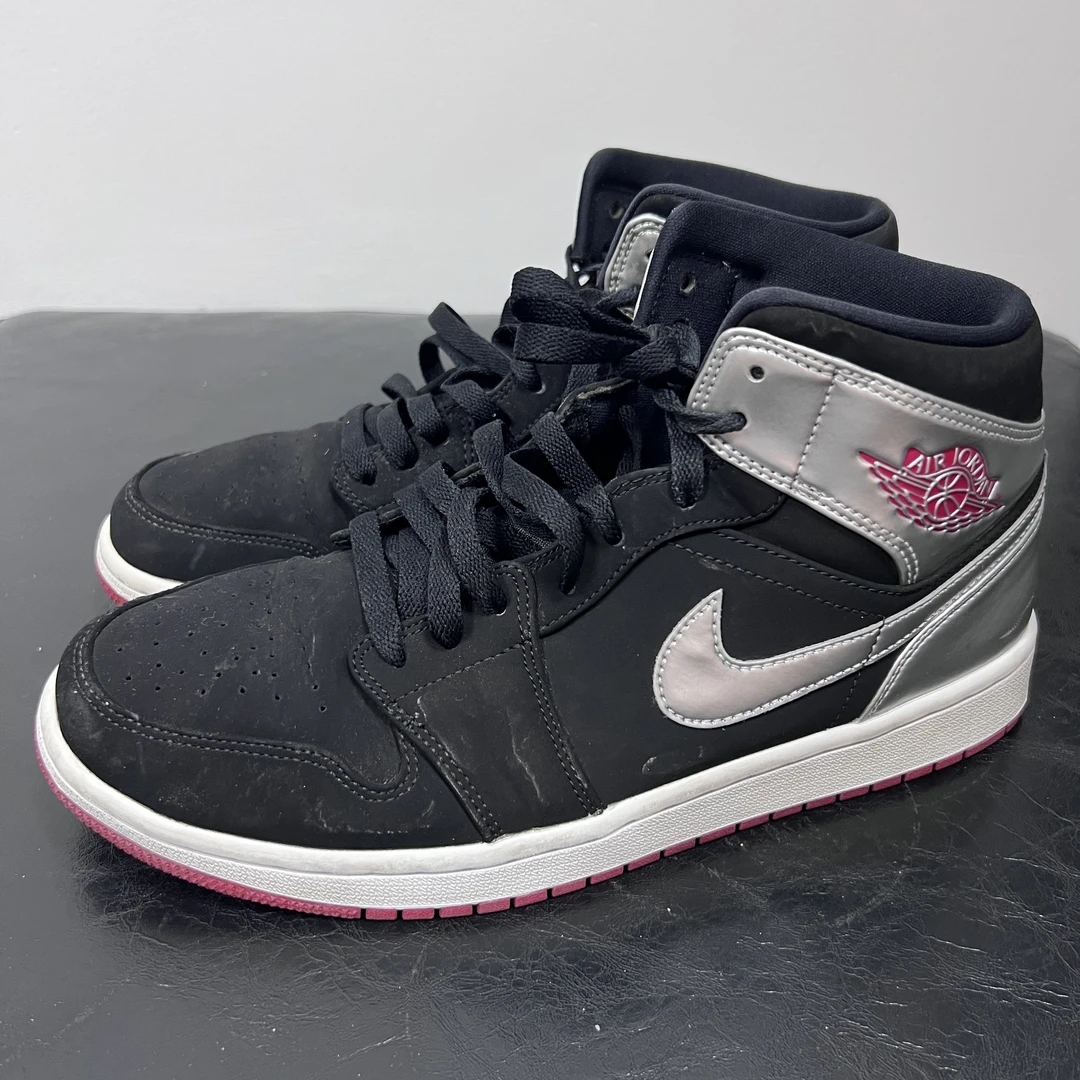aj1mid黑银/43码/无盒/全新参考价899黑色中帮