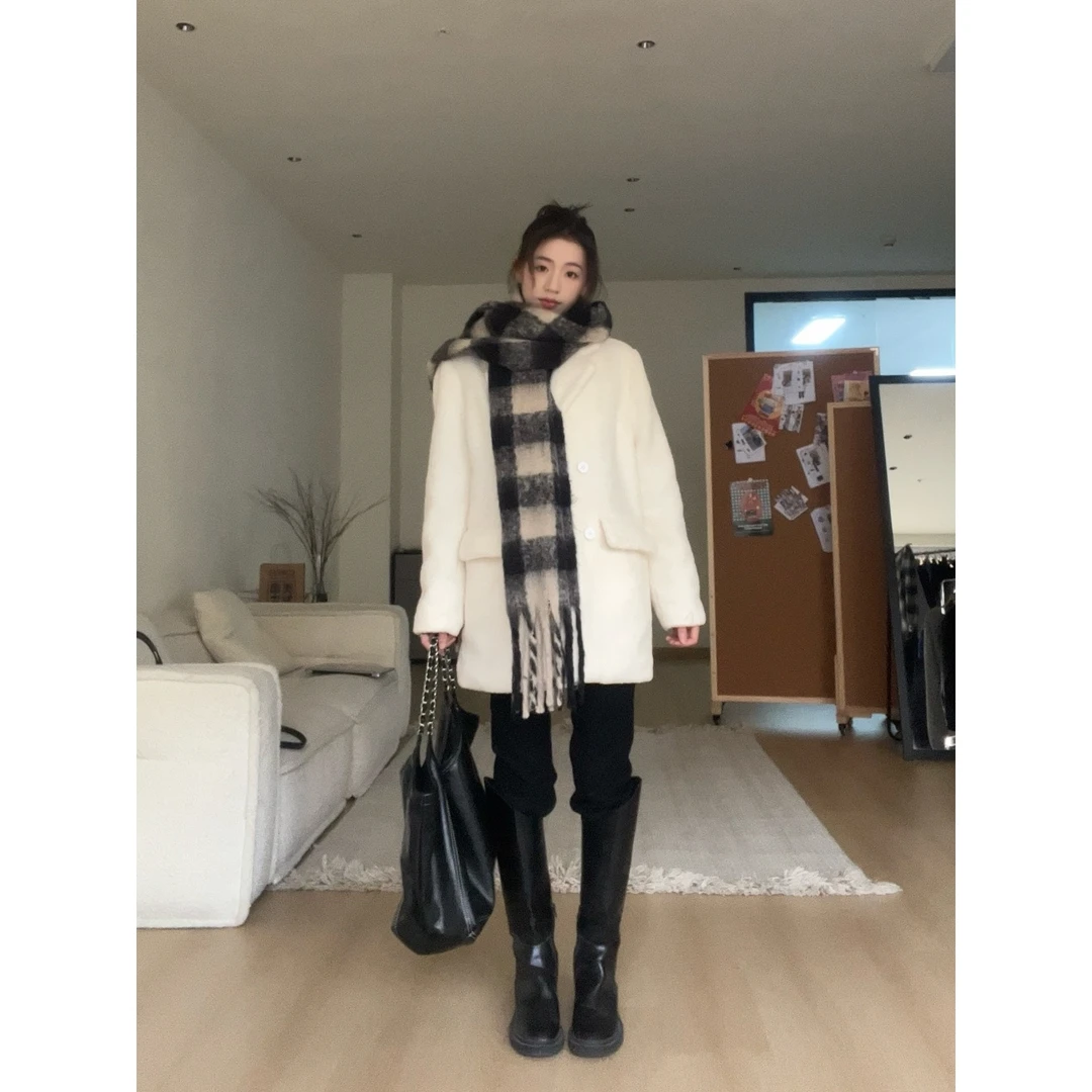 韩系高级奶白色毛呢大衣冬季高级廓版纽扣休闲宽松慵懒西服领外套