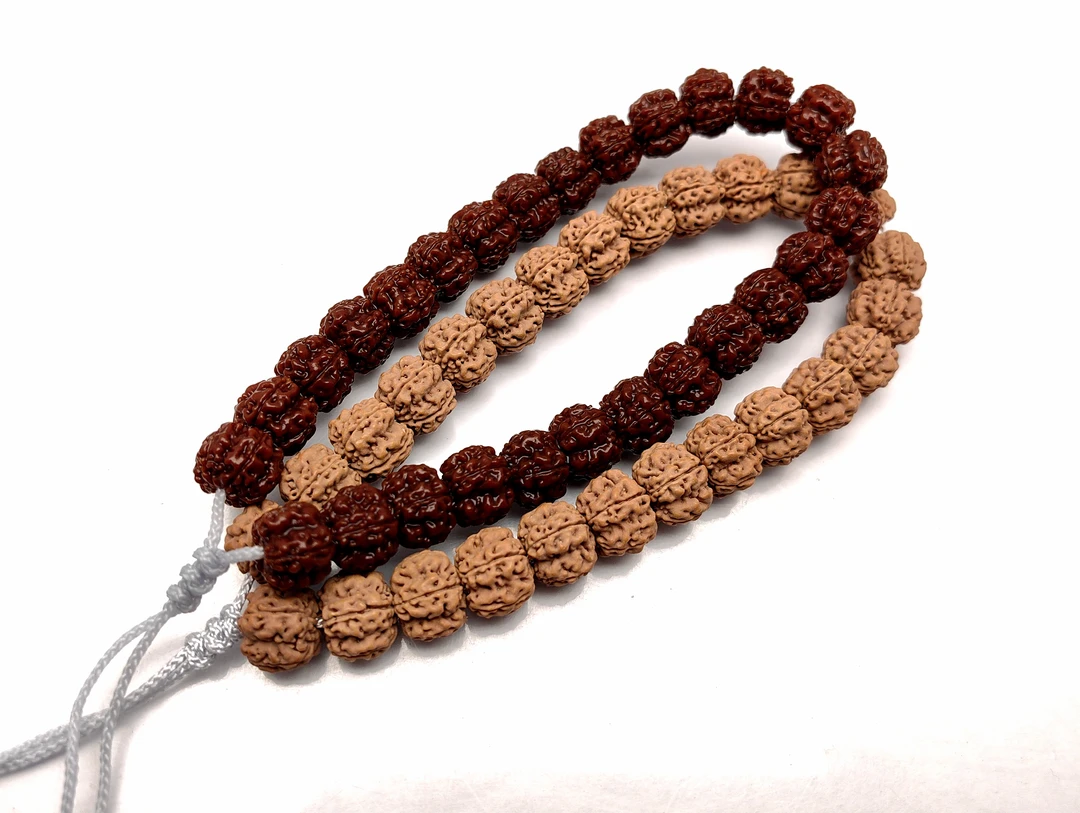 吃龙梅花王-原生态小金刚菩提手串