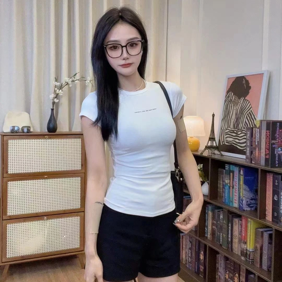 夏季独特别致修身显瘦2024正肩字母印花上衣设计感小众短袖t恤女