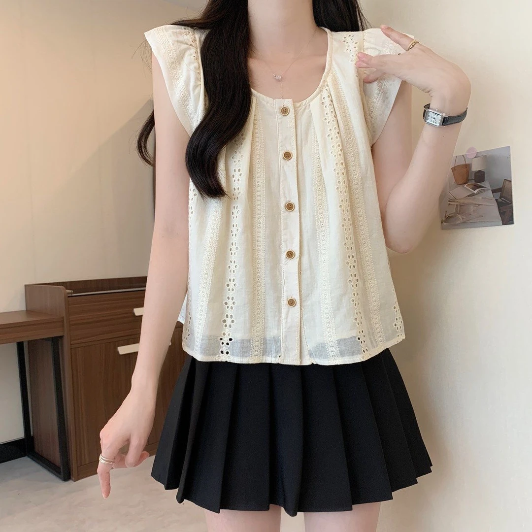 时尚蕾丝设计感镂空娃娃衫2025夏季新款褶皱小飞袖减龄上衣