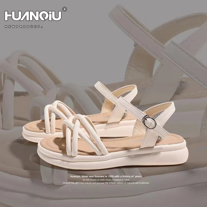 环球一字带凉鞋女2025夏季新款平底外穿仙女风配裙子沙滩鞋女鞋子