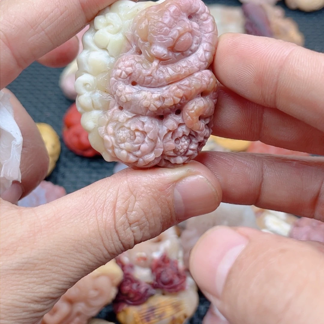 石英质玉颈饰未镶嵌黑****宿