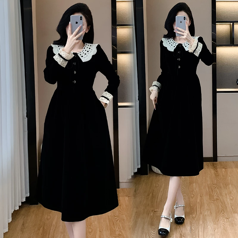 甜美娃娃领丝绒连衣裙女2024秋冬新款大码收腰显瘦减龄赫本小黑裙