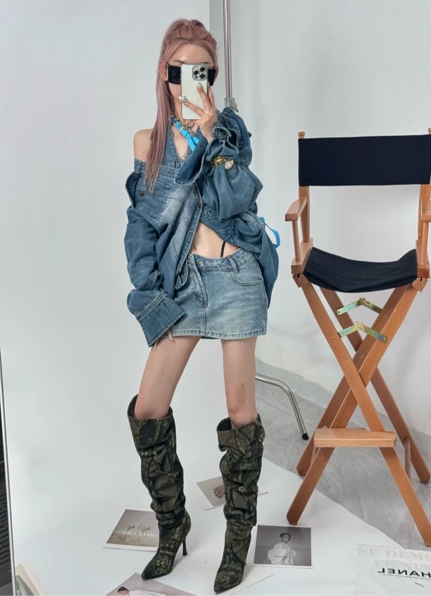 设计款不规则牛仔短裙