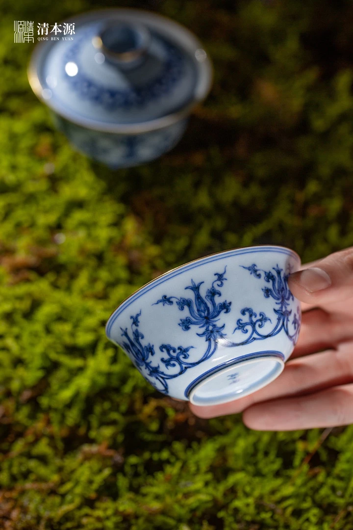 清本源内膜印摩羯鱼蓝上蓝外勾莲纹缸杯口8.4高3.9满容110重29g