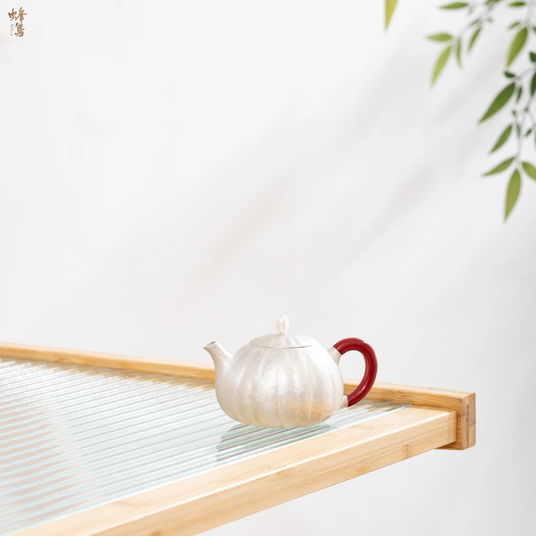 蜂鸟工坊 素小姐 漆把珍珠钮麻纹瓜瓣小壶 SXJA1025