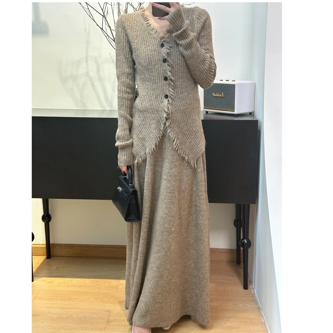 流苏V领长袖针织衫女开衫A字伞裙半身裙套装秋冬韩版修身两件套