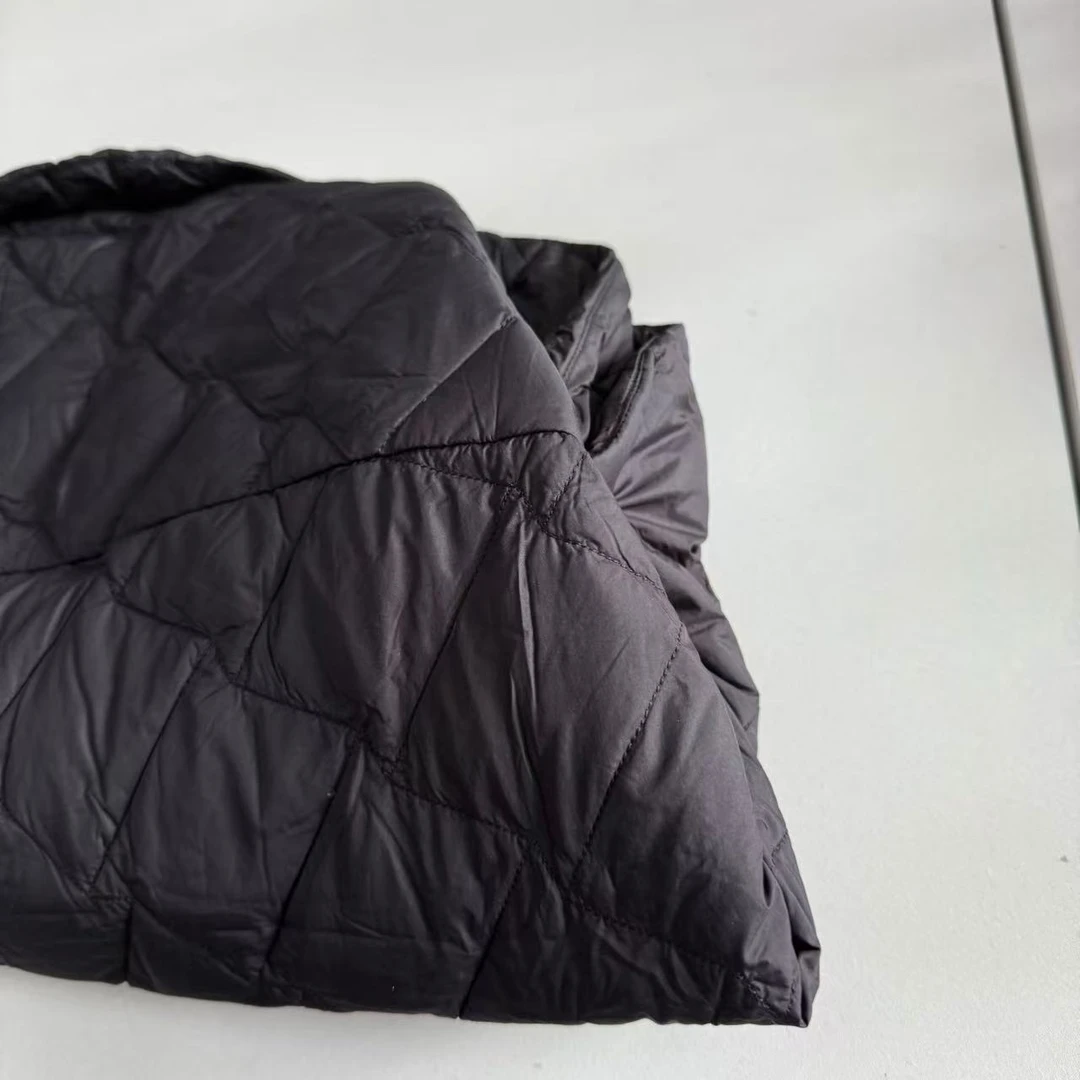 女士轻薄格子翻领宽版羽绒服（偏大一码）