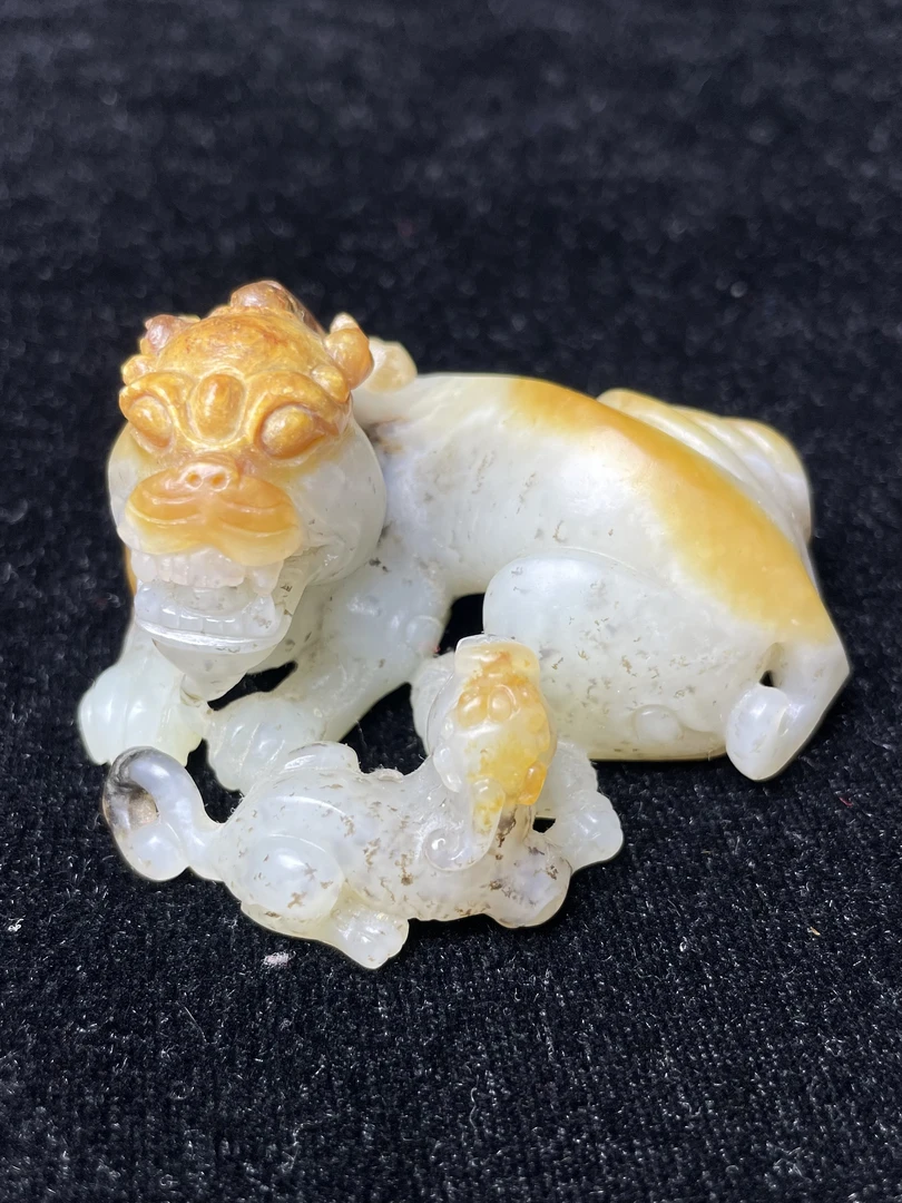 旧藏和田玉母子兽