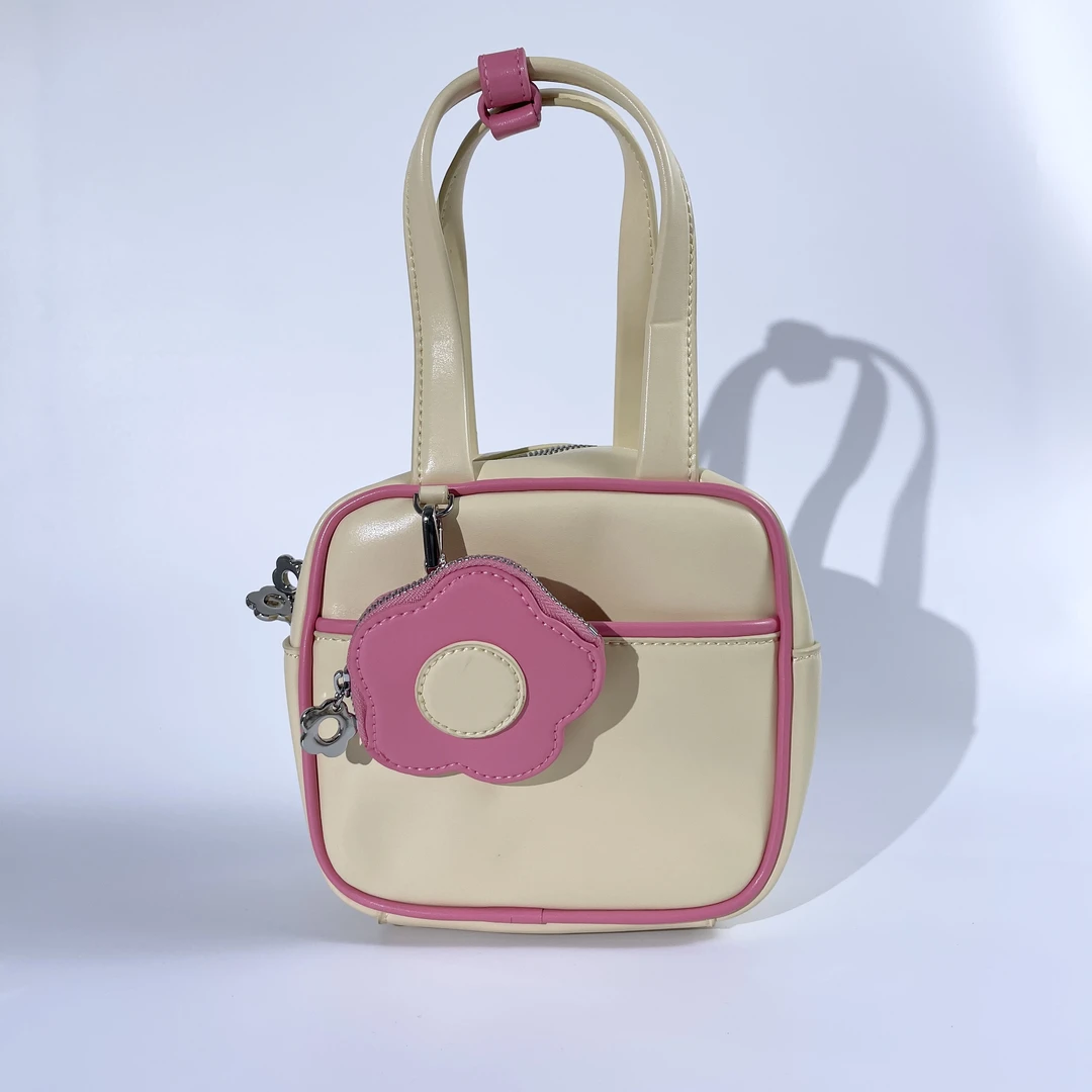 80671385奶油色S女士斜挎小方包（样品微瑕）-杨灬