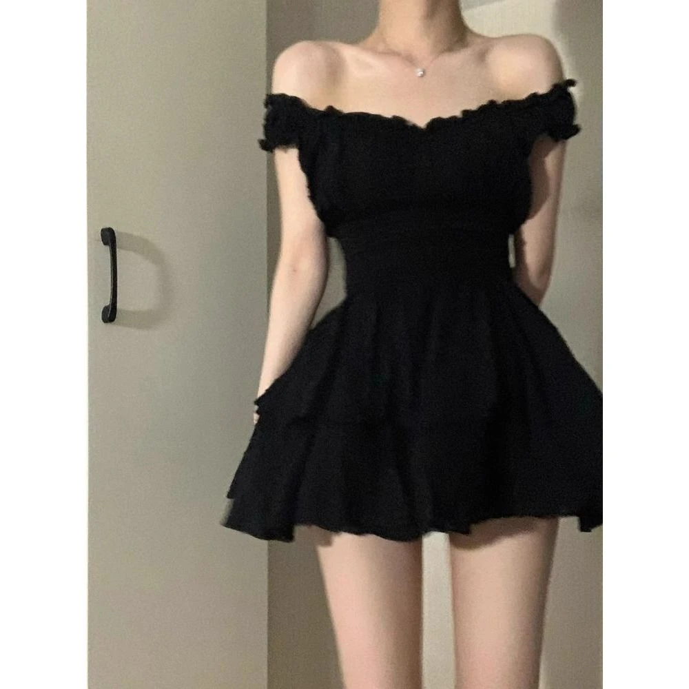 法式黑色一字肩芭蕾风连衣裙女夏季高级感气质小个子收腰蓬蓬短裙