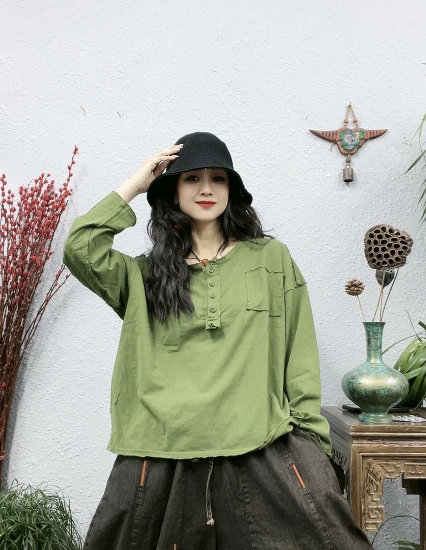 8981圆领四纽扣大版T上衣（前58后61胸围136