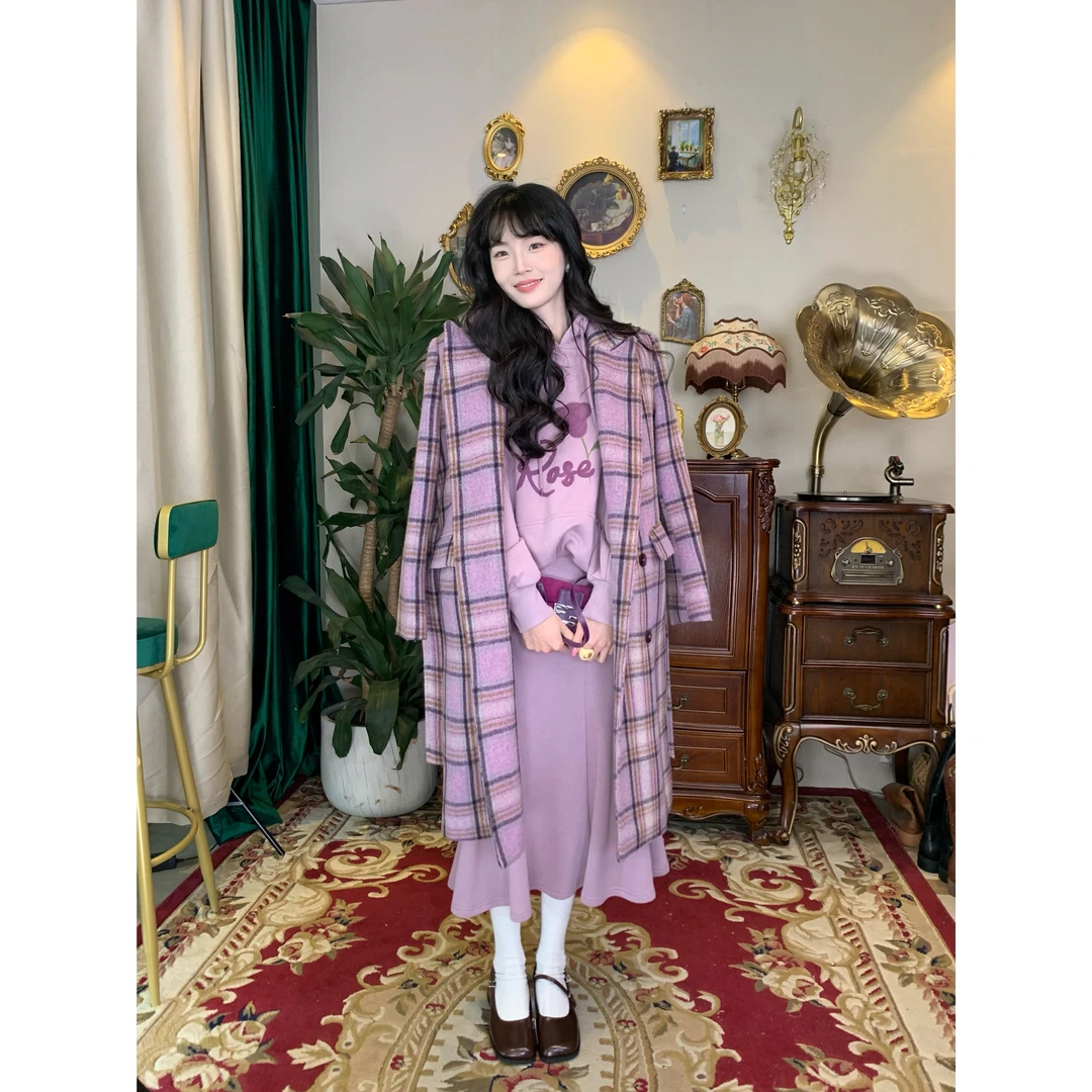 欣子野【私服】秋冬新款复古港味格子拼接长款外套 xz1505