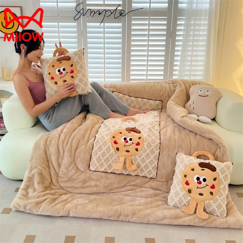 猫人新款加厚款立体卡通刺绣款小饼干抱枕被成人办公室抱枕被抱枕