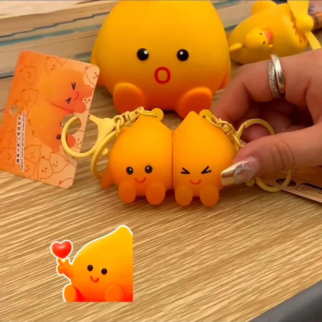 荞芬可爱呆萌小火人磁吸钥匙扣精灵火苗挂饰小火焰书包挂件情侣