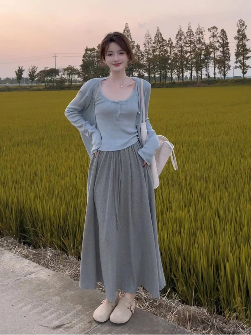 【灵动岛】秋季舒适气质蓝色针织开衫吊带休闲风套装灰色松紧半裙