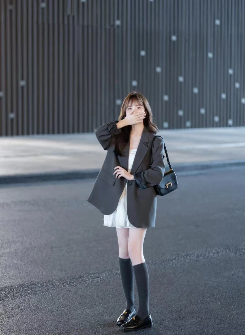【素描爱恋】秋冬气质灰色西装外套搭配白色半裙时尚休闲套装