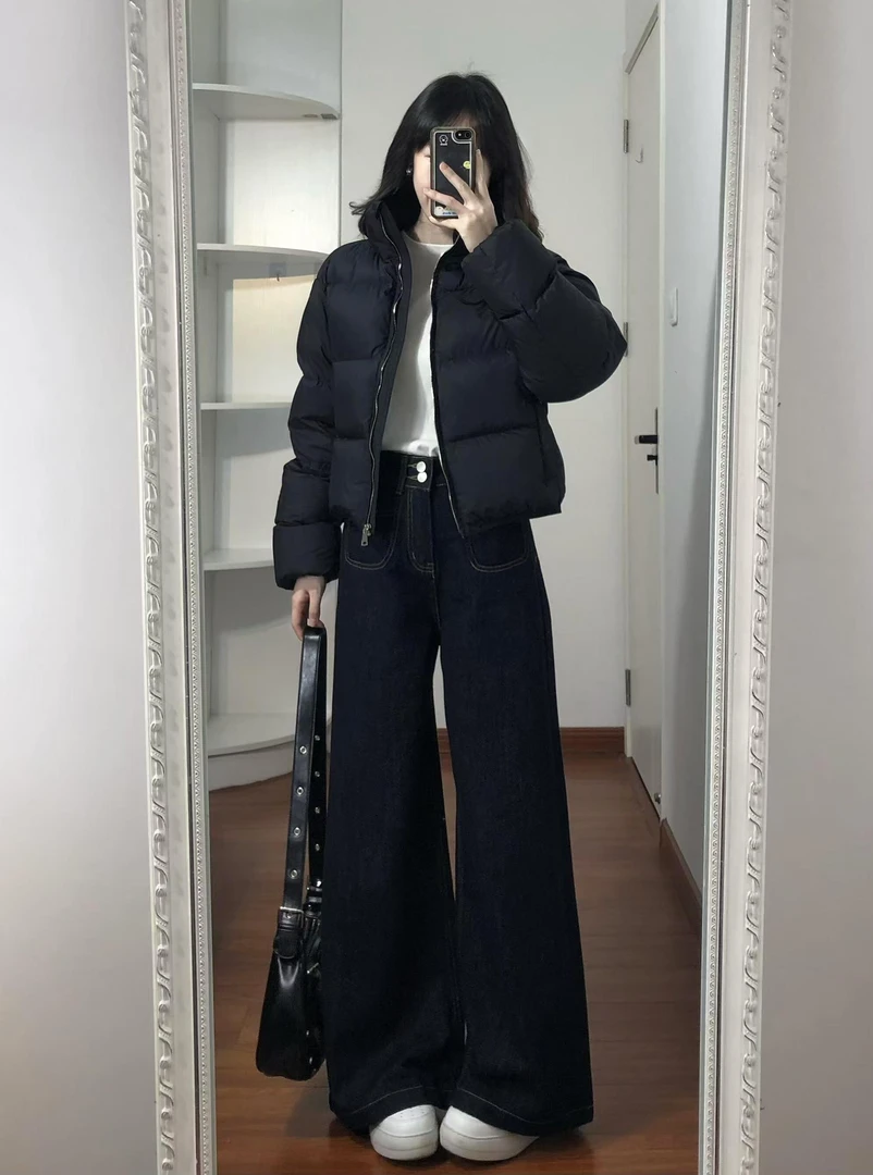 【失重】秋冬高级感黑色短款棉服外套白色打底衫高腰设计牛仔裤套装