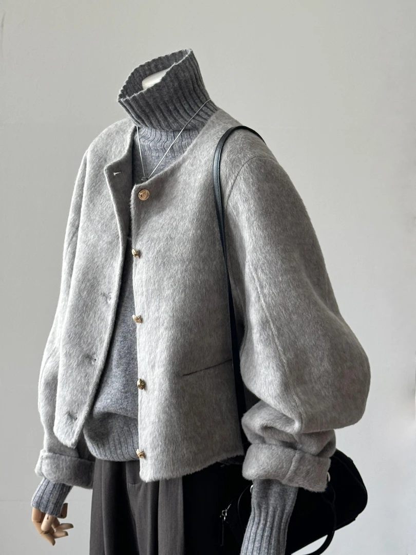 【灰色空间】冬季时尚灰色短款外套毛呢大衣灰色针织毛衣灰色西装裤