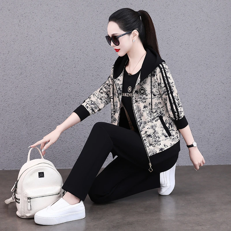 恩狐中年妈妈秋季新款减龄显瘦运动套装中老年女春秋时尚三件套装