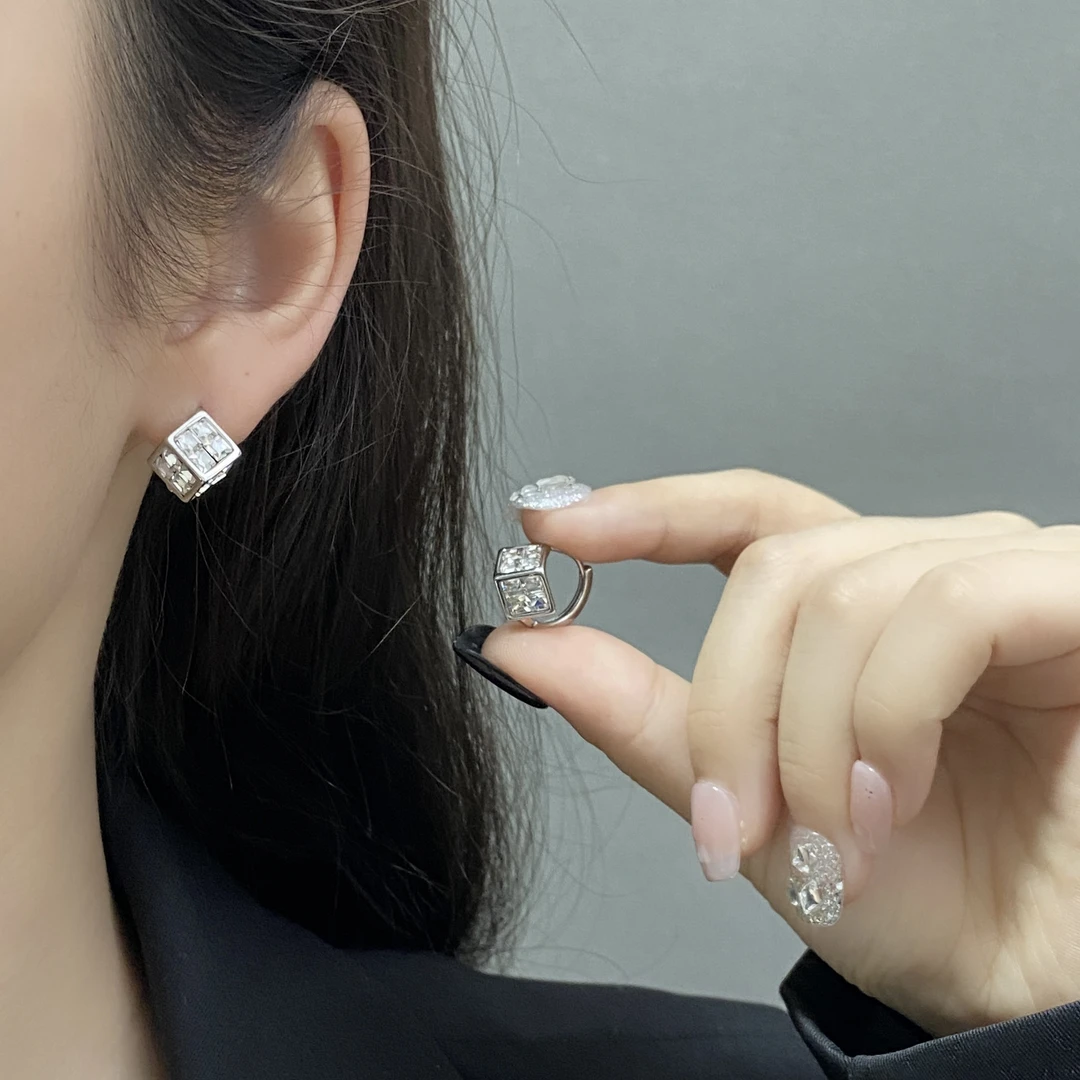 925银针 立体方形满镶耳环轻奢时尚百搭轻奢耳扣E0768
