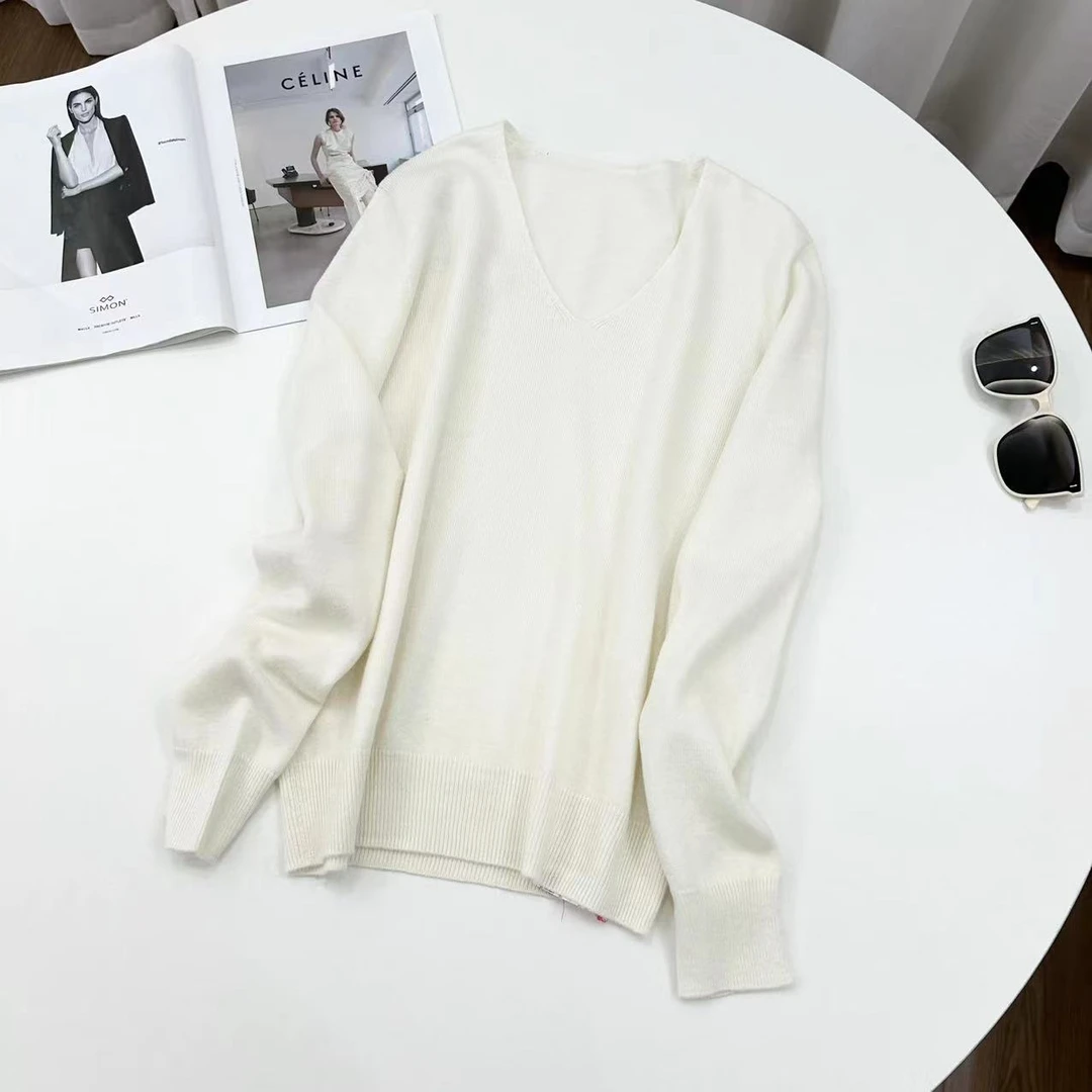 A2207W    V领无缝一体简约基础长袖针织衫（卡码拍大）