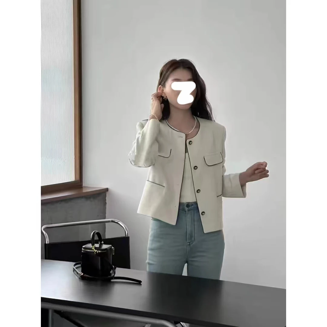 小静折扣~U095P 撞色嵌边含垫肩小香风外套   衣长53（90-135斤）