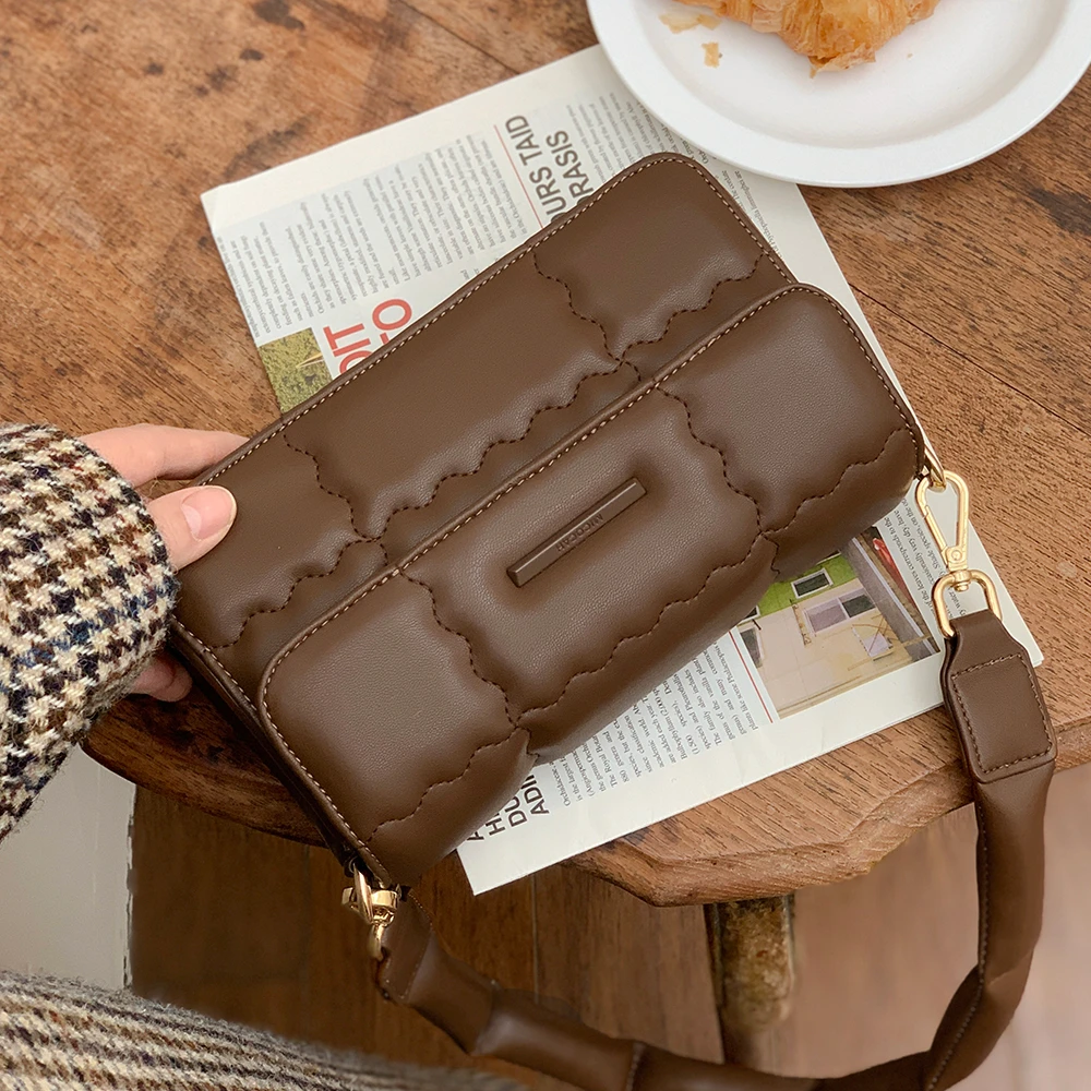 MICOCAH「华夫饼干」673包包2024新款腋下包女单肩斜挎小方包复古