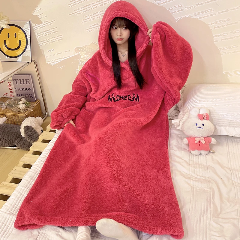 穿到5-15度长款连帽睡裙冬季新款加绒加厚珊瑚绒保暖睡袍宽松