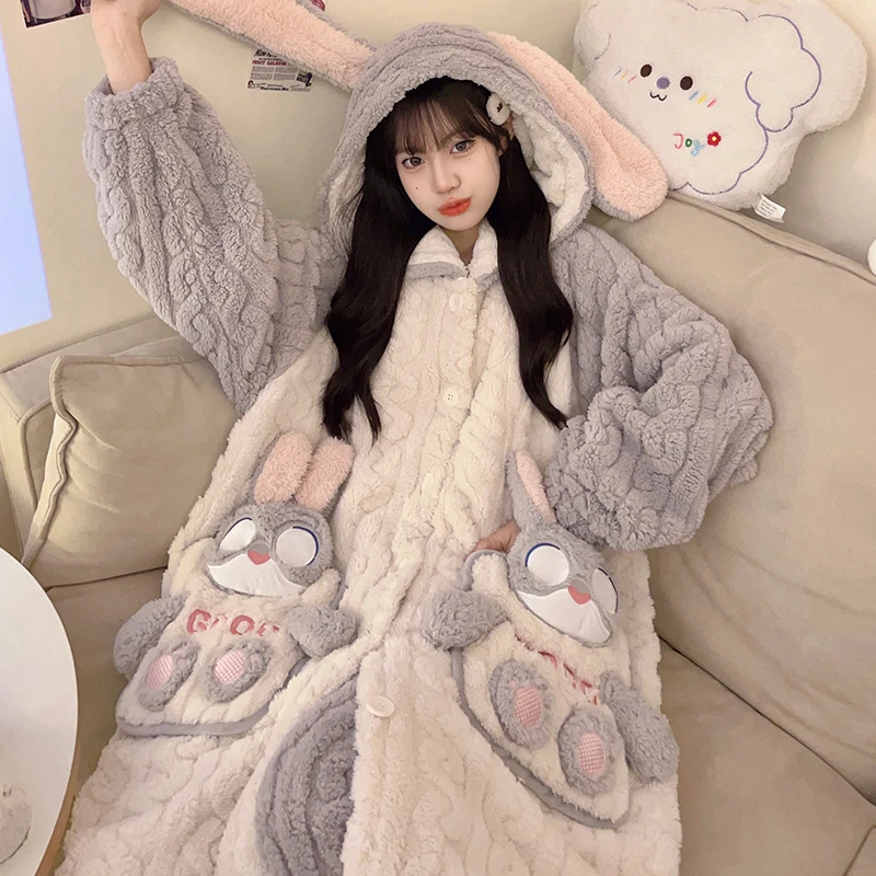 秋冬季加绒加厚法兰绒睡袍女卡通可爱连帽新款外穿珊瑚绒睡衣套装