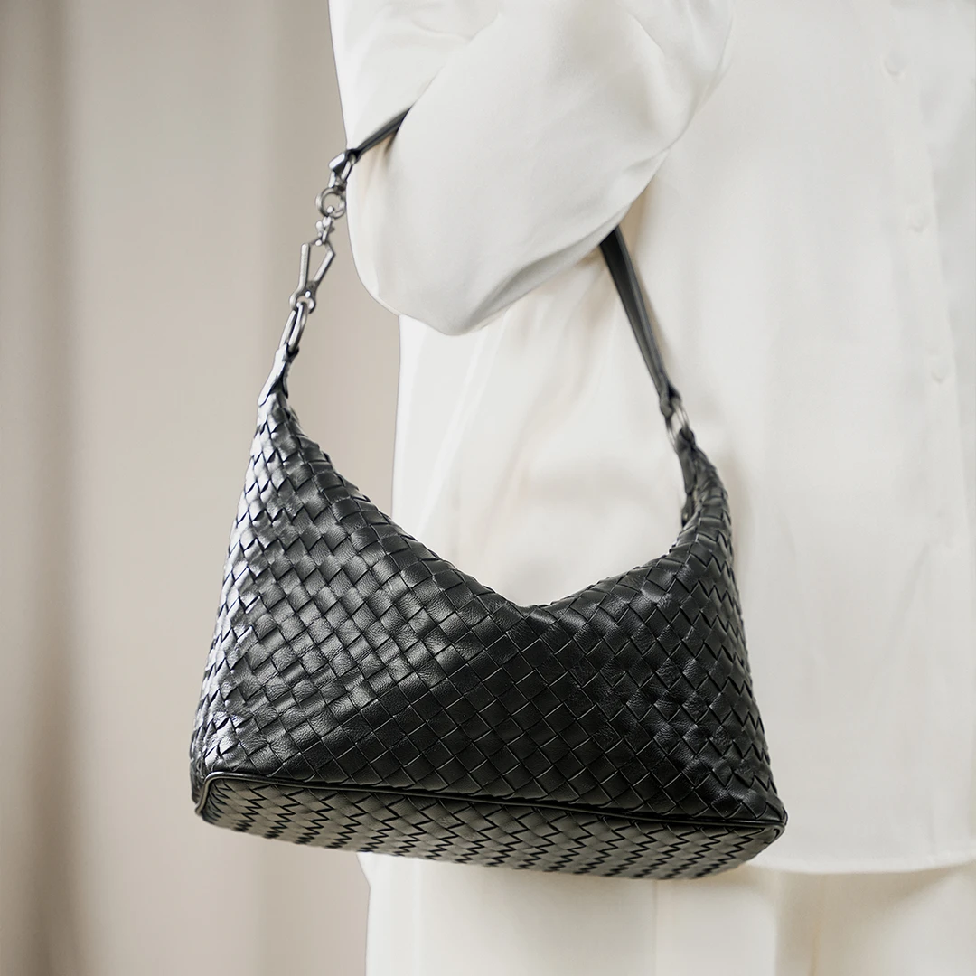 意产小羊皮纯手工编织Concert迷你单肩斜挎腋下遛狗包包