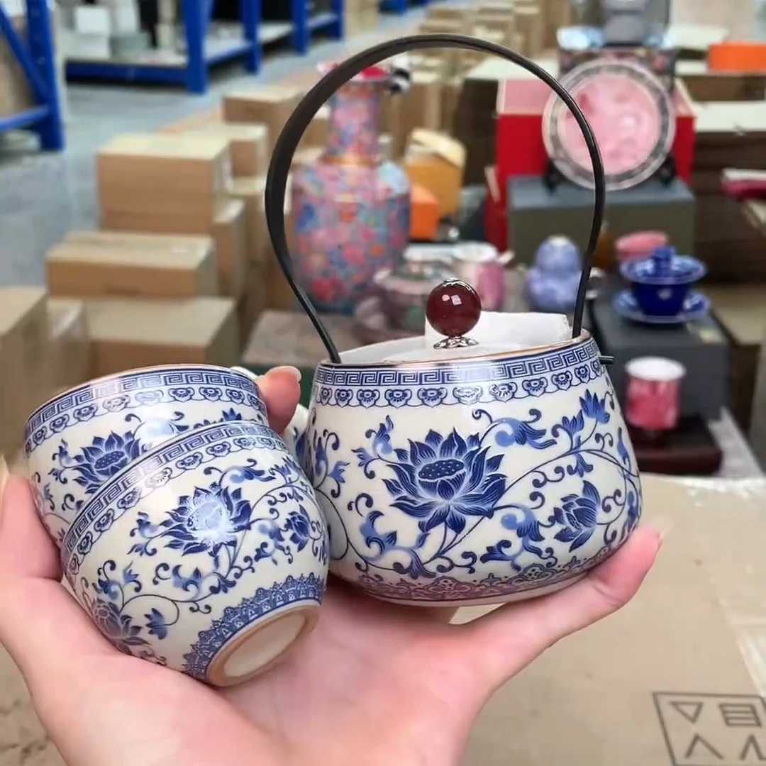【闪购商品】缠枝莲提梁一壶两杯
