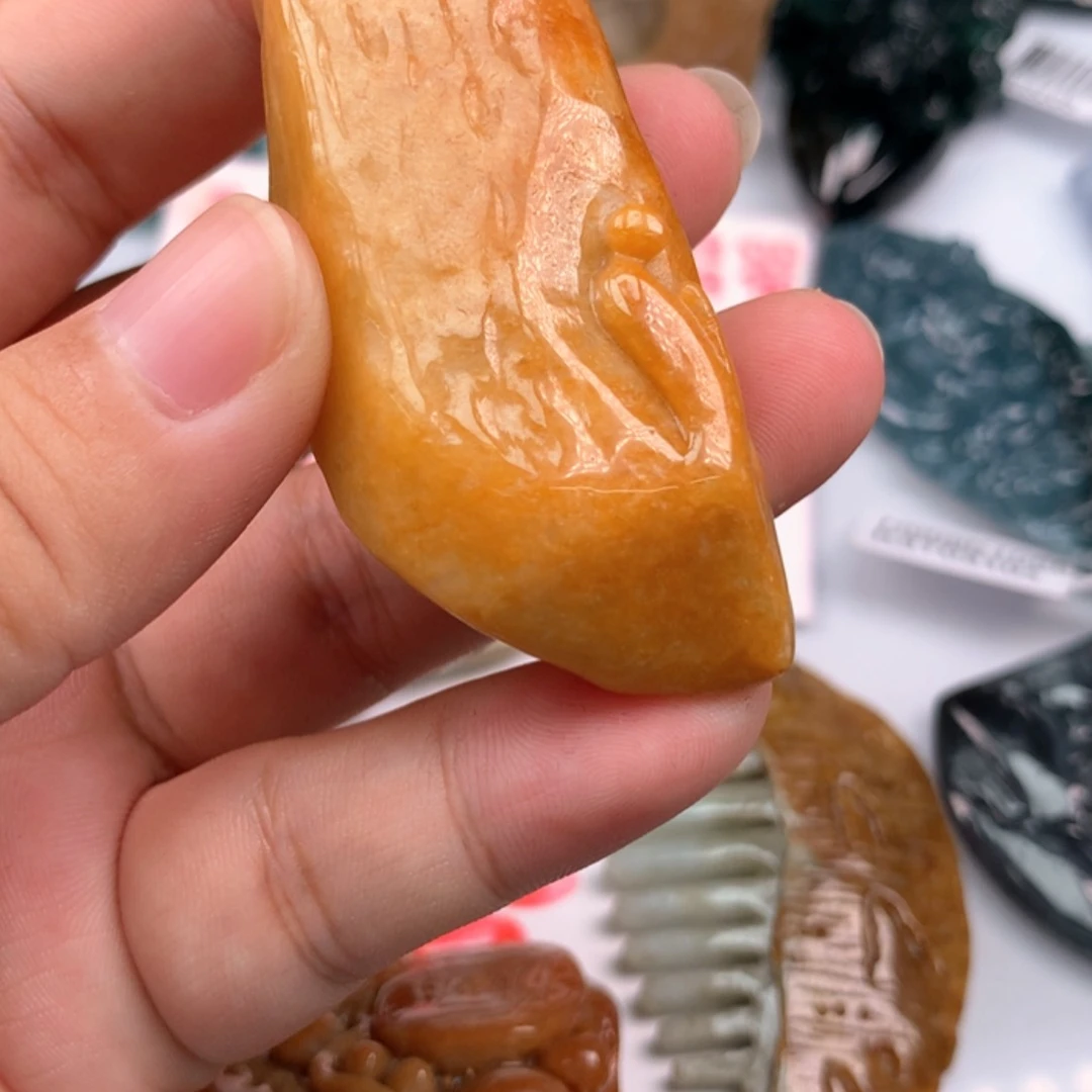 【闪购商品】翡翠颈饰未镶嵌
