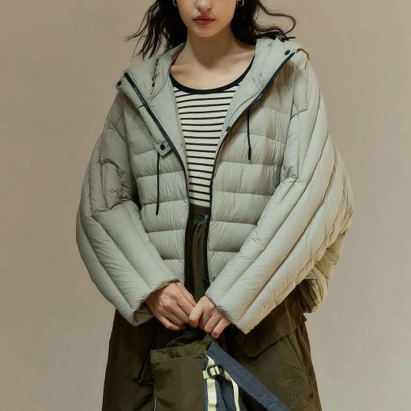 休闲百搭冬季新款蝙蝠袖轻羽绒服女保暖耐寒新国标90鸭绒短款外套