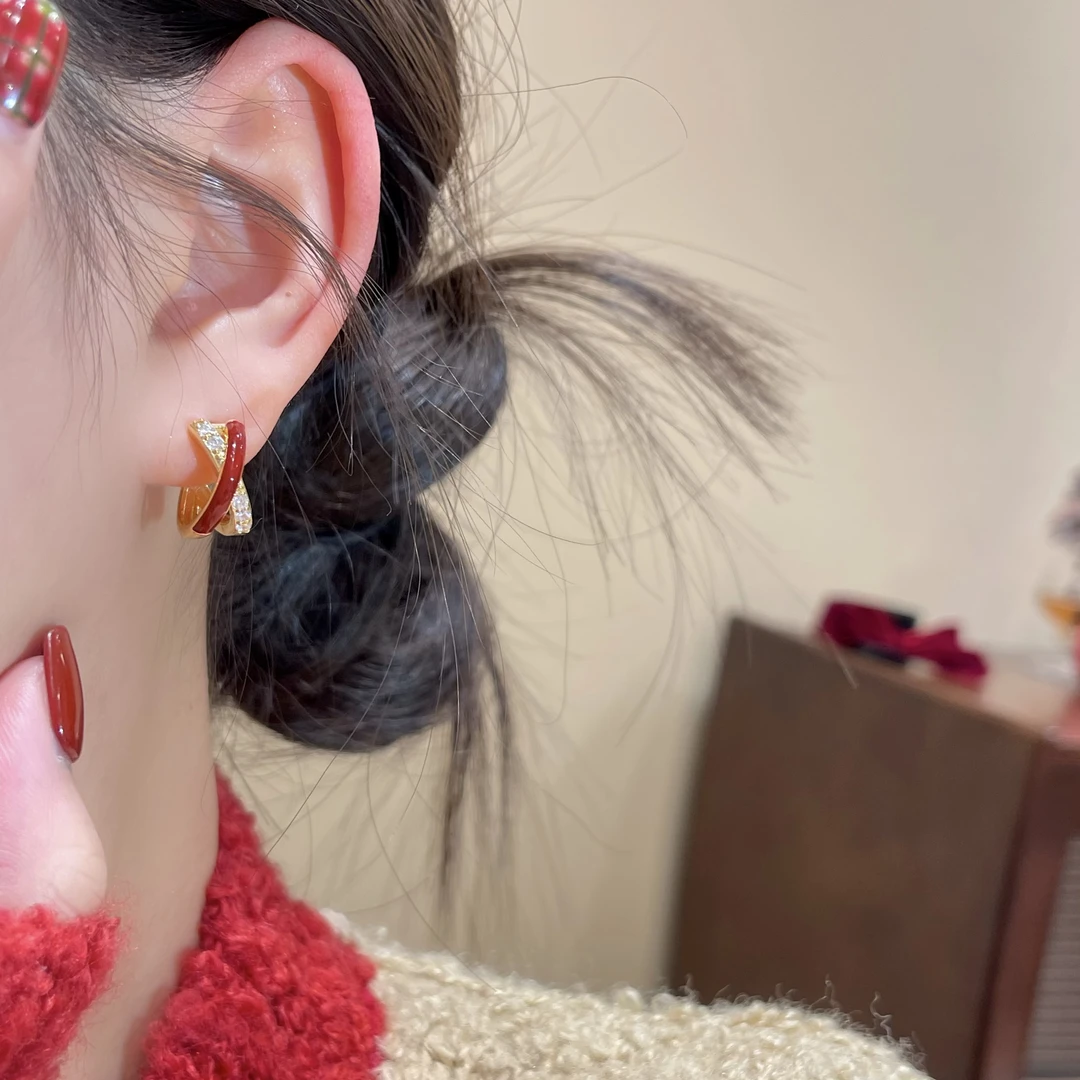 【沁汝饰品】W734红色交叉耳扣轻奢高级优雅复古百搭简约法式