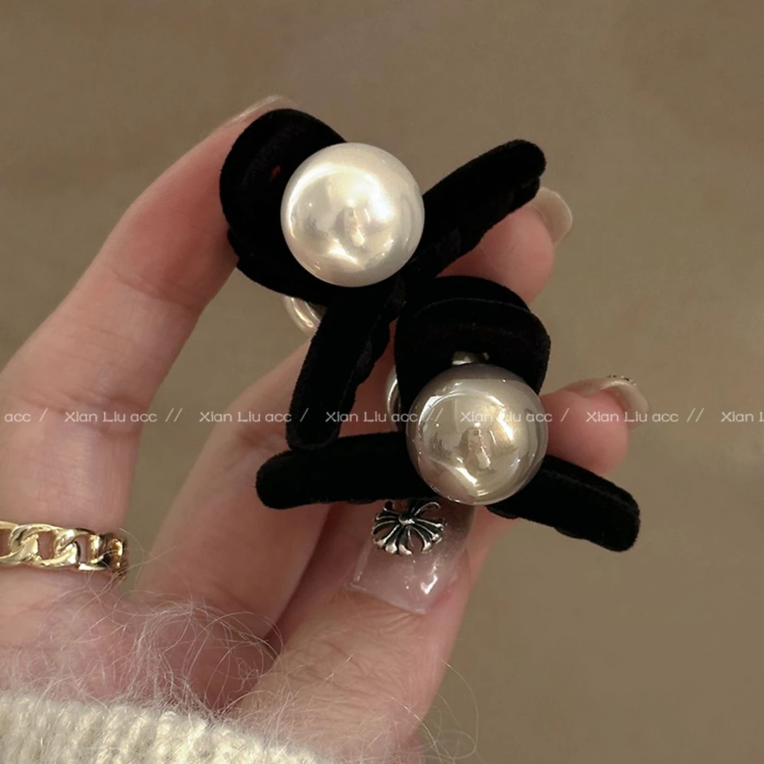 珠珠发夹女小号秋冬丝绒抓夹2023新款气质高级感边夹鲨鱼夹子头饰