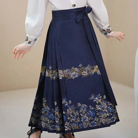 童锣湾儿童螺钿马面裙单裙秋冬季上新女童拜年服日常百搭汉服织金