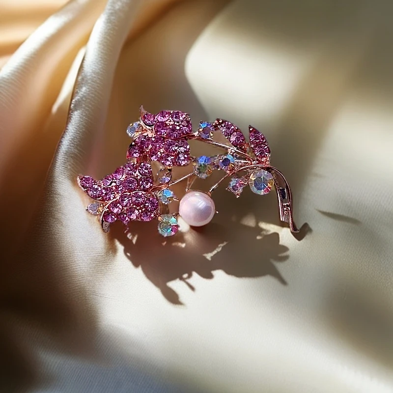 天然淡水珍珠粉钻玫瑰花胸针简约大气