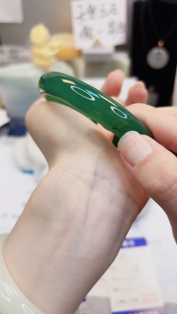 【闪购商品】石英质玉手镯未镶嵌511