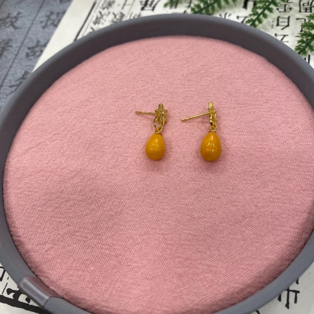 蜜蜡水滴耳坠一对